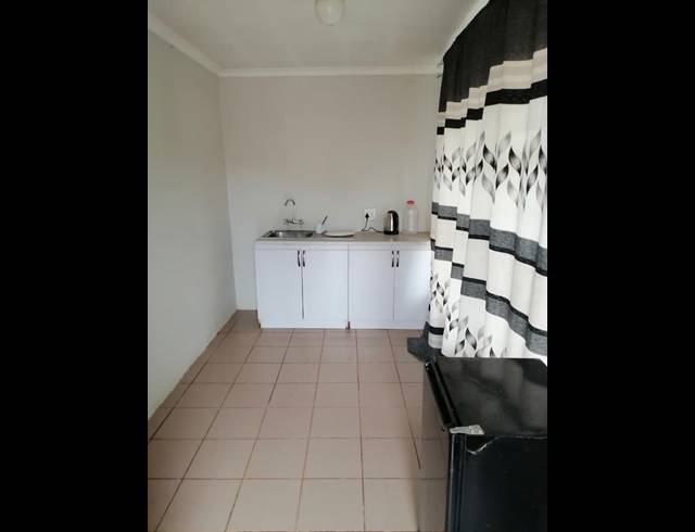 1 BEDROOM PROPERTY TO RENT IN PALM RIDGE